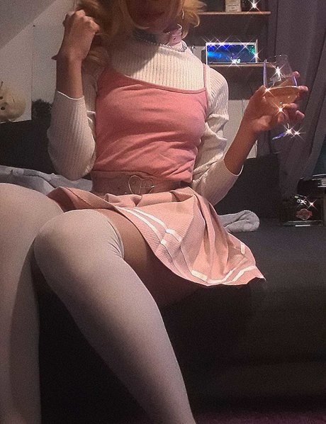 Ninten doe nudes model image