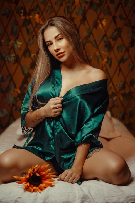 Paula Lond nice model photos