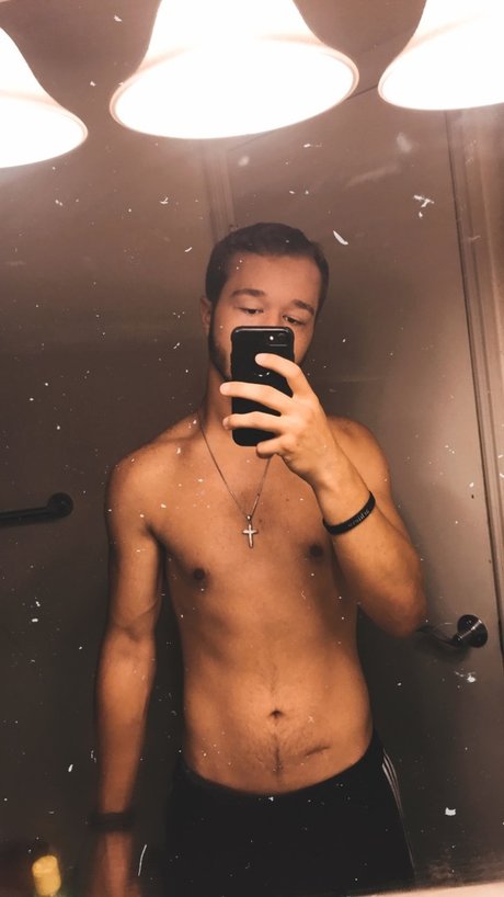 PassingThrough erotic pornstar pic