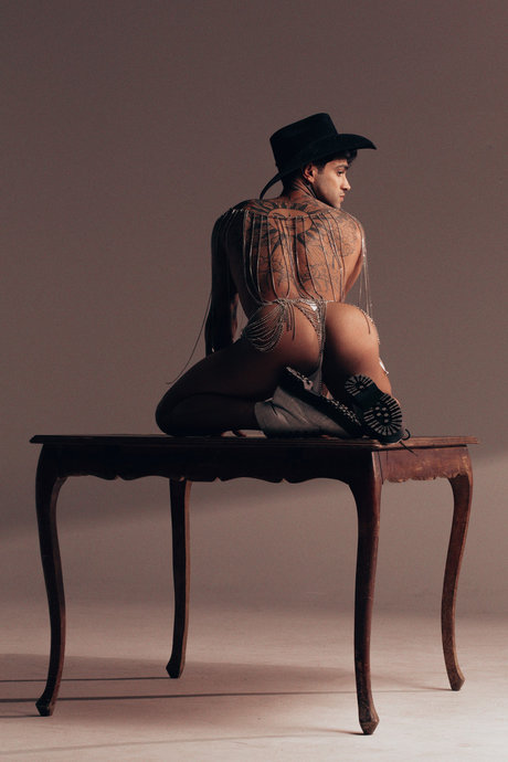 PARANOIAVIVA hot actress archive