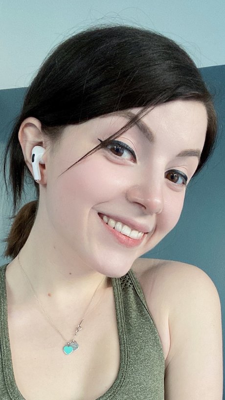 Olyashaa naked model pics