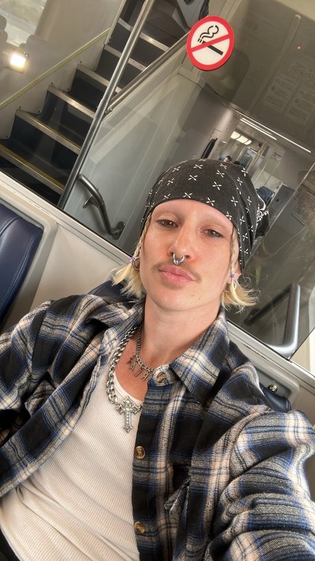 Dayle model pictures