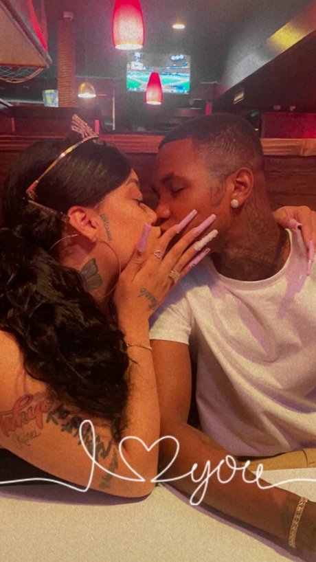 Popa N nonnie hot model pic