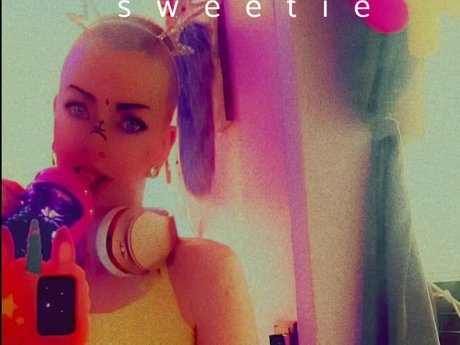 PolyCatZz beautiful model image