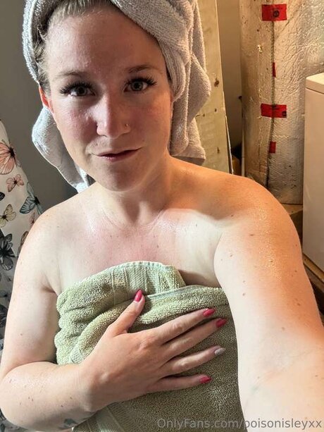 Isley pornographic model photo