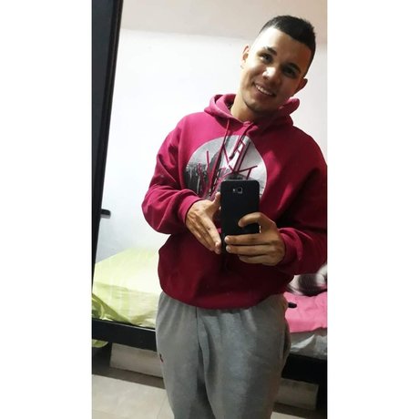 Carlos Fernando naked star pic