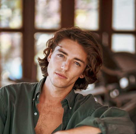 Floris Barrett beautiful star pics