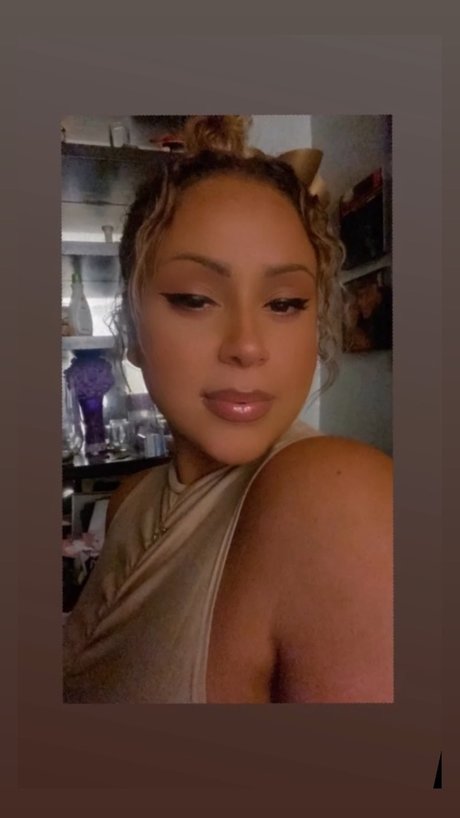 Crystal Lee pretty actress photos