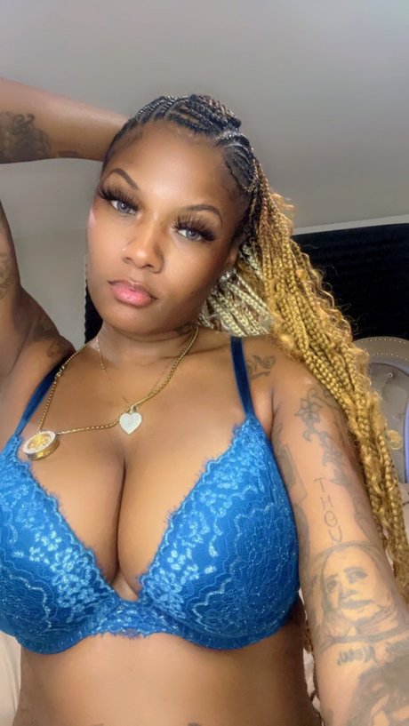 Phuckyotattzz porn model img