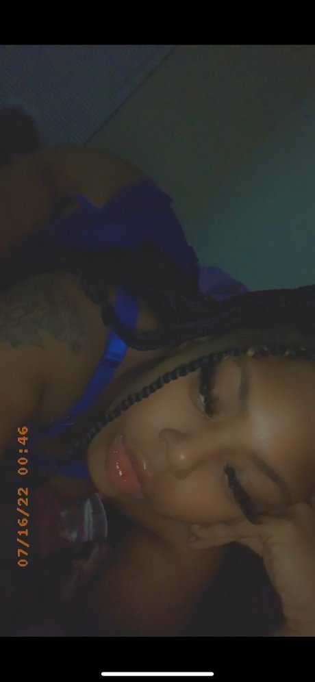 QueenieKatt model free img