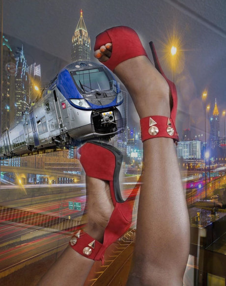 Qua LiveFeet model img