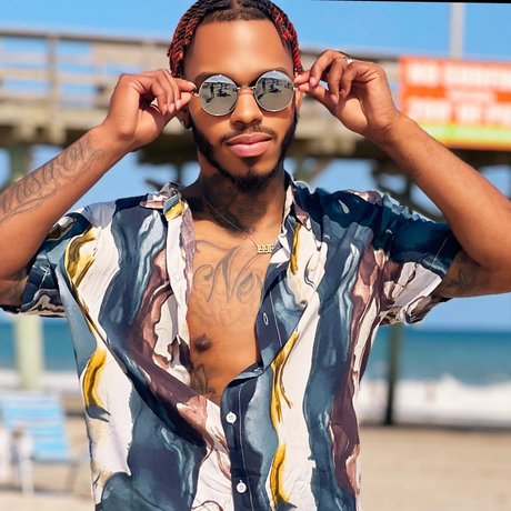 Q Muzik nude model gallery