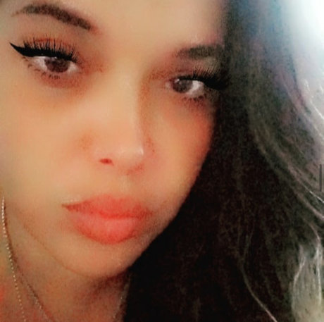 PutiStick69 dripping down her thighs_ model high quality images