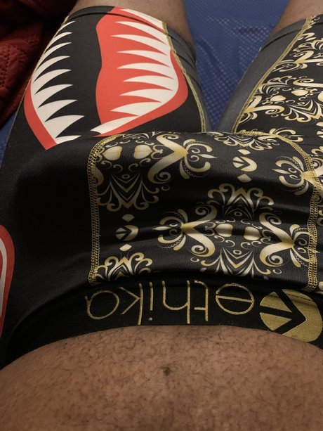 PussyThroatExperience beautiful model photo