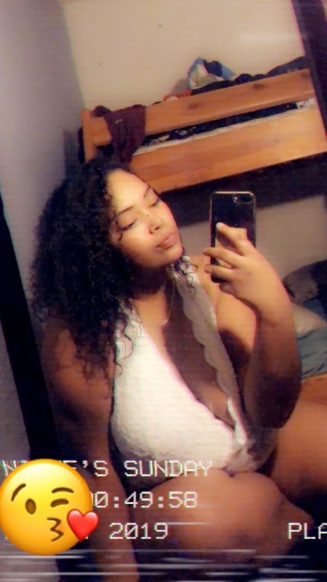 DeeBabyyy free pornstar galleries