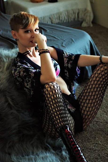 Aqua Singer pornstar free gallery