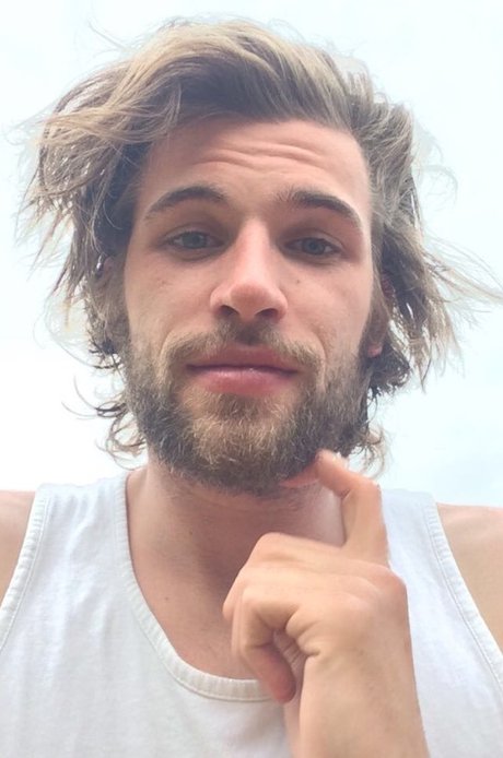 Pretty Mane model hd picture