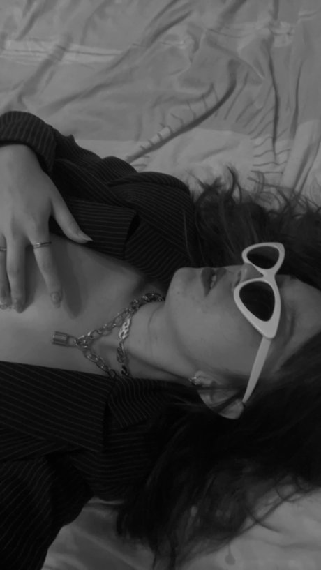 Red Yukine art model pic