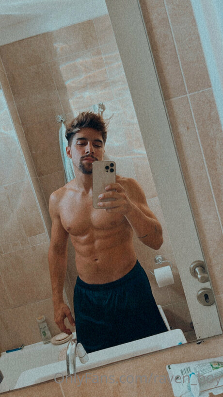 _R VEN_ nudes actress archive