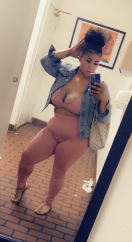 Mariah Lee xxx model galleries