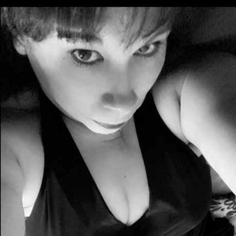 Mar3yJayn3Smok3r sexy actress image