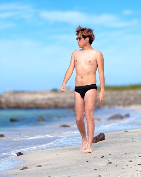 Rodrigo Rival star free galleries