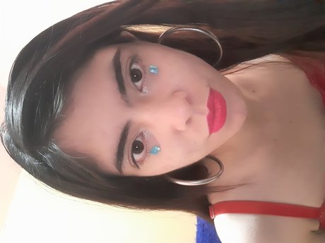 rominina pretty model img