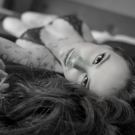 AngelvibesxFree perfect pornstar pic