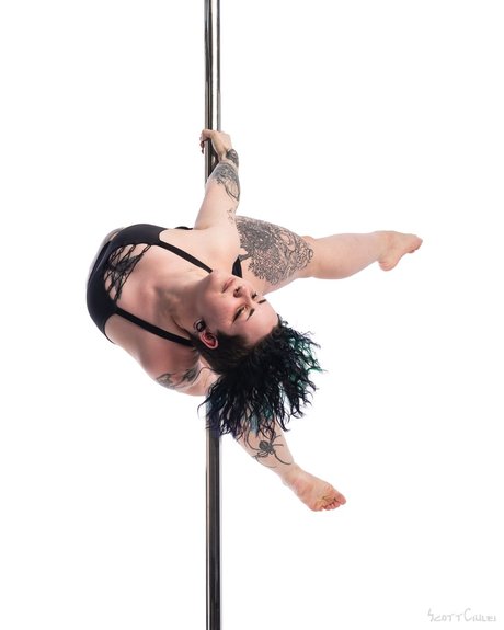 Nyx Nova nude actress photos