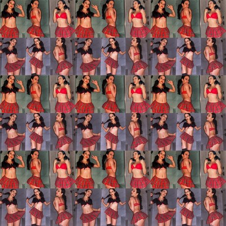 AB tiny w a b00ty star pretty pic