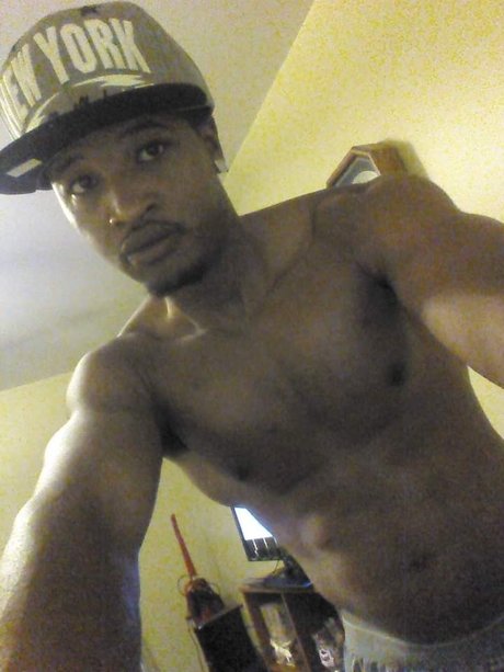 Max7002 model erotic image