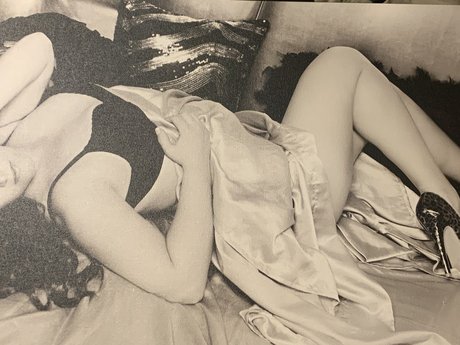 maturenaturalhousewife13 adult model img