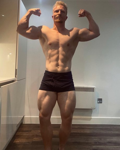 Matt Kitson top actress photos