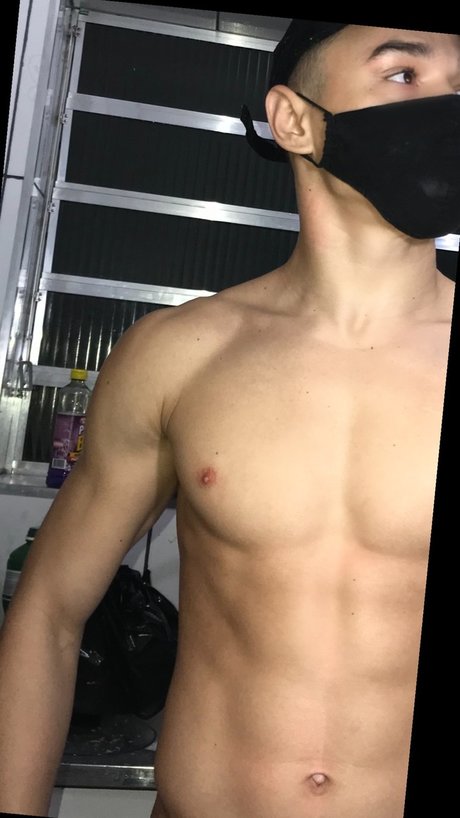 _THEUSLUCCAS nudes model pictures