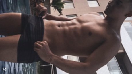 Matews Dias star erotic photo