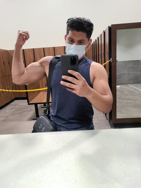 Master Of Disaster model adult pics