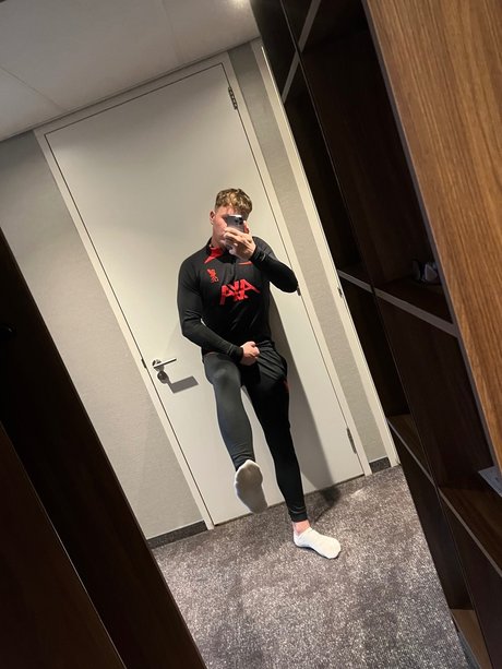 King R model nudes img