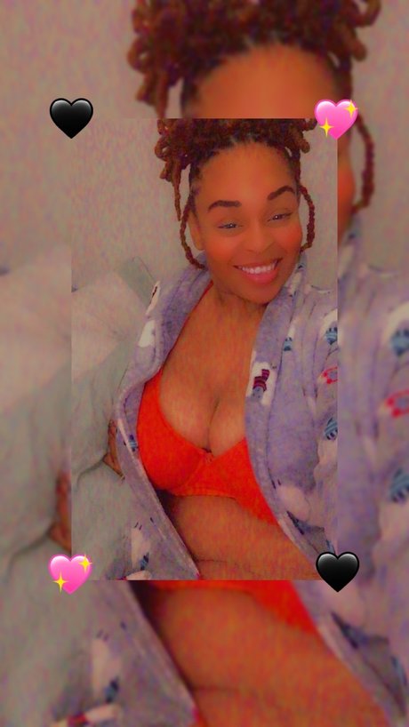 Mary Ann naked model picture