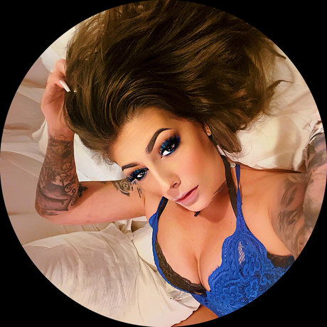 BreezyBeBad xxx pornstar images