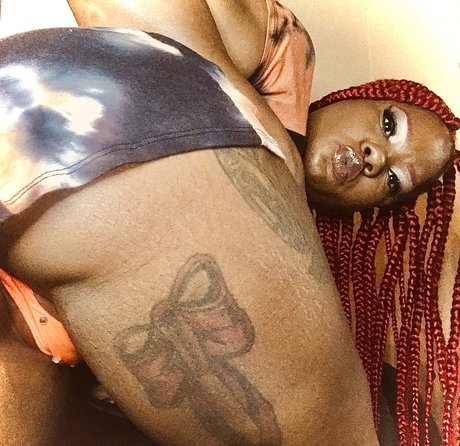 Ms Classic model sexy pic