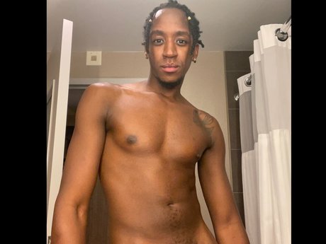 Hot Max_ naked star pics