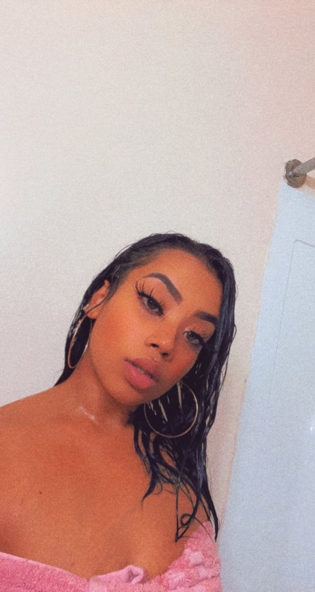 Mercedes Baby pornstar adult picture