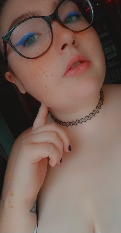 Alister Andrews and Zom B perfect actress pictures