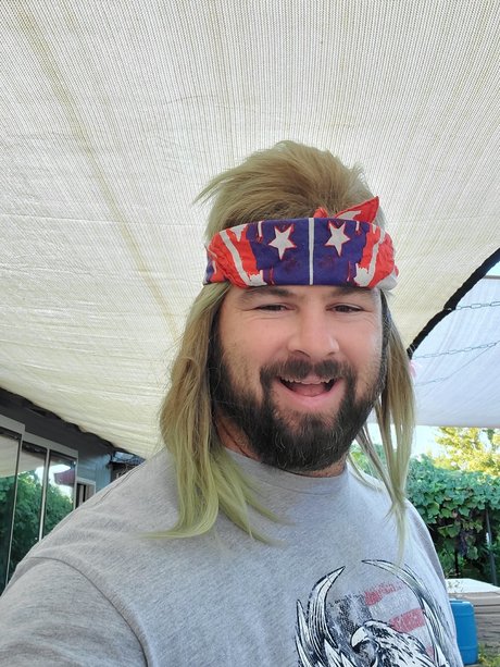 Dad Bod Aaron star high quality photo