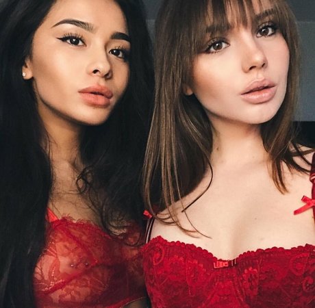 gloves onlyfans beautiful archive