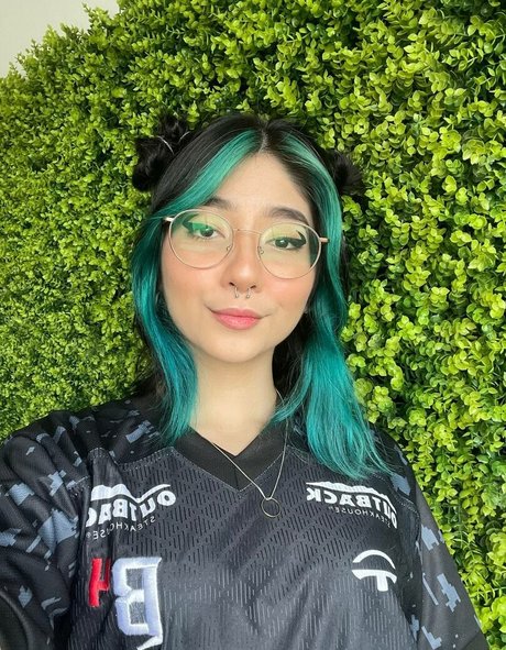 Tayhuhu free star pics