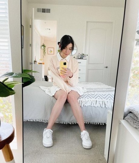 waitress onlyfans sexy naked images