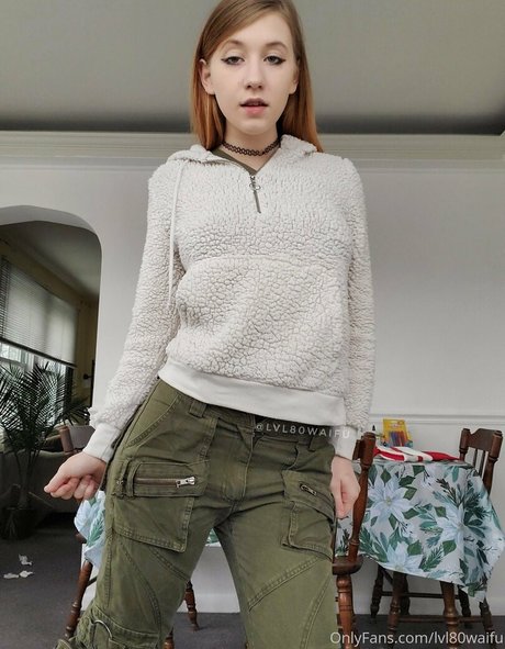 lvl80waifu model photo