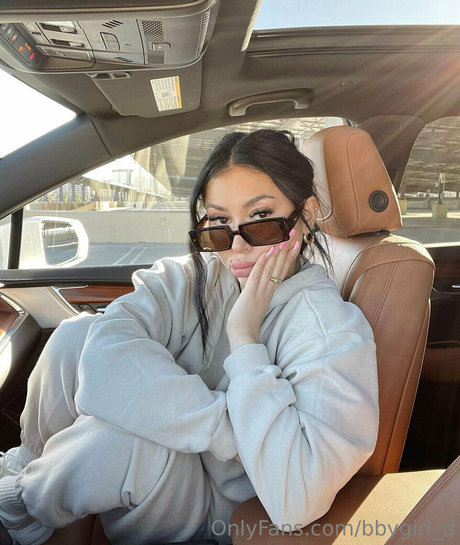 divinedaniela exclusive model pic