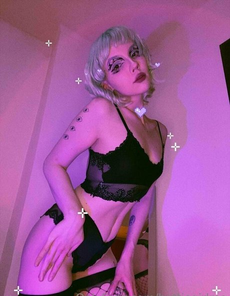 non onlyfans beautiful naked image